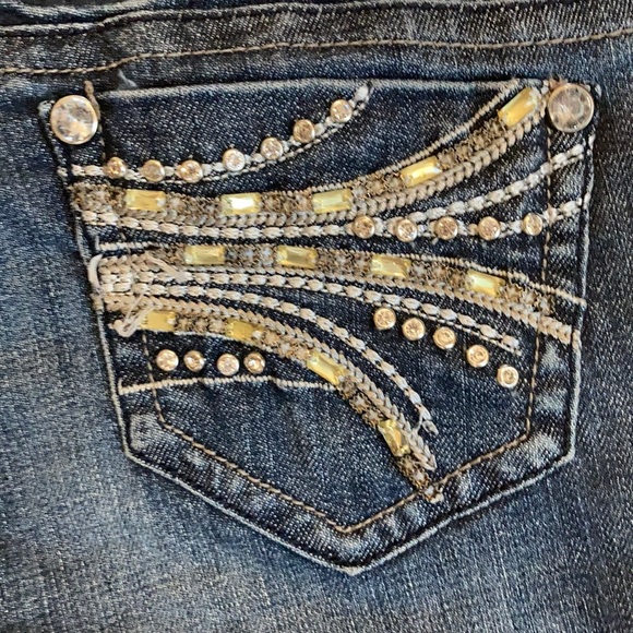 Grace in LA Rhinestone Pockets RN128119 - Picture 8 of 15